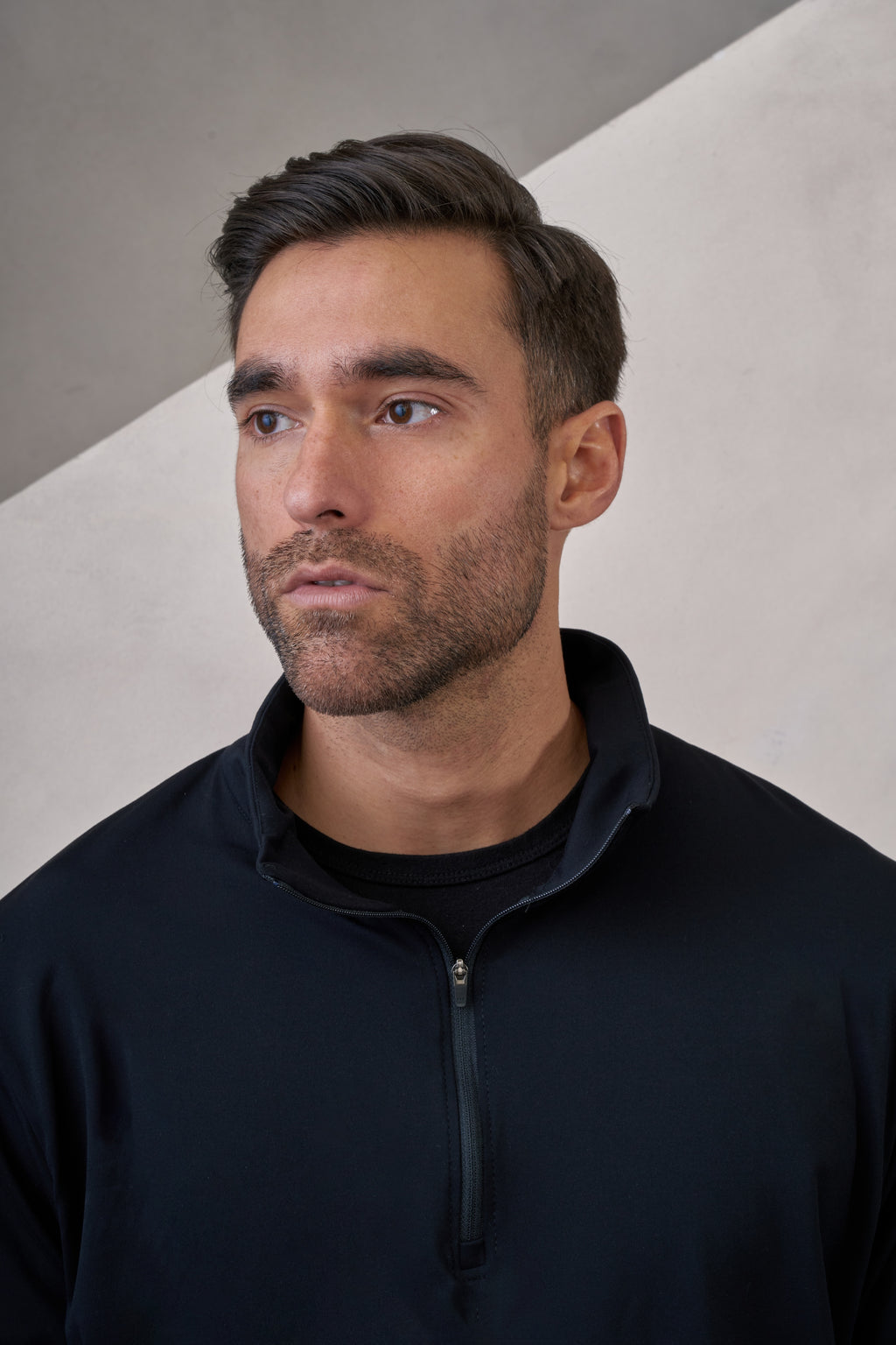 sudadera zipup negra deportiva